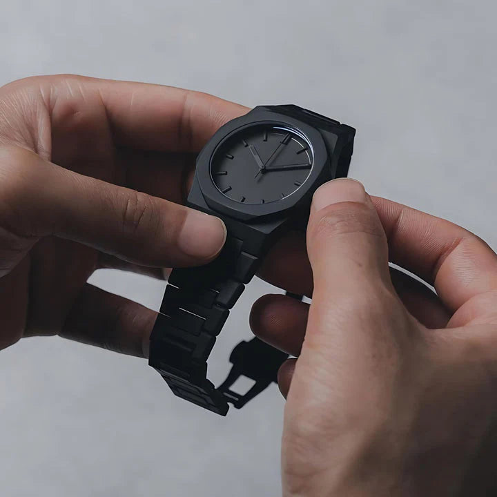 Modelo masculino moderno com movimento Seiko VJ21