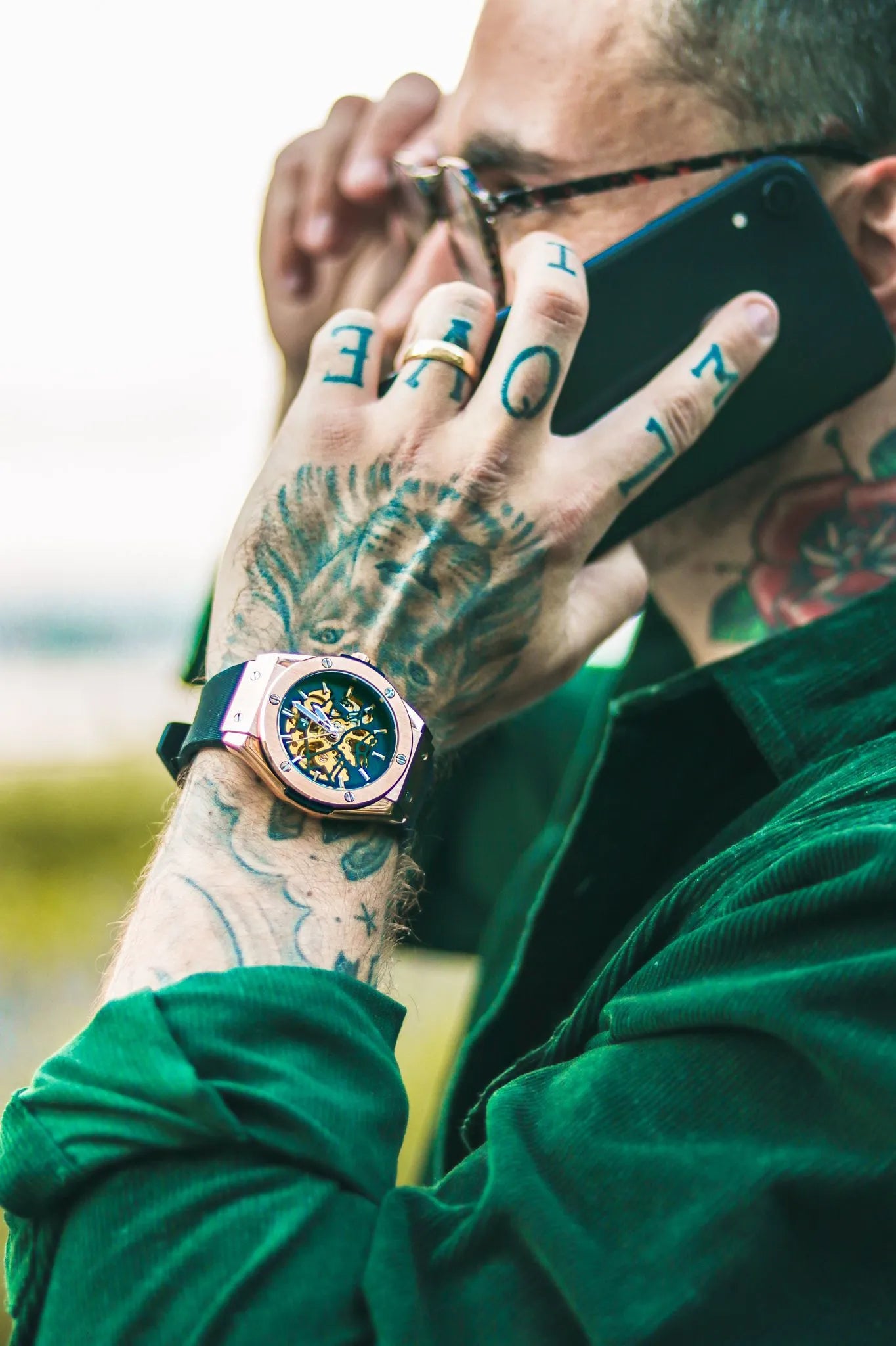 Relógio masculino com design esqueleto e movimento automático